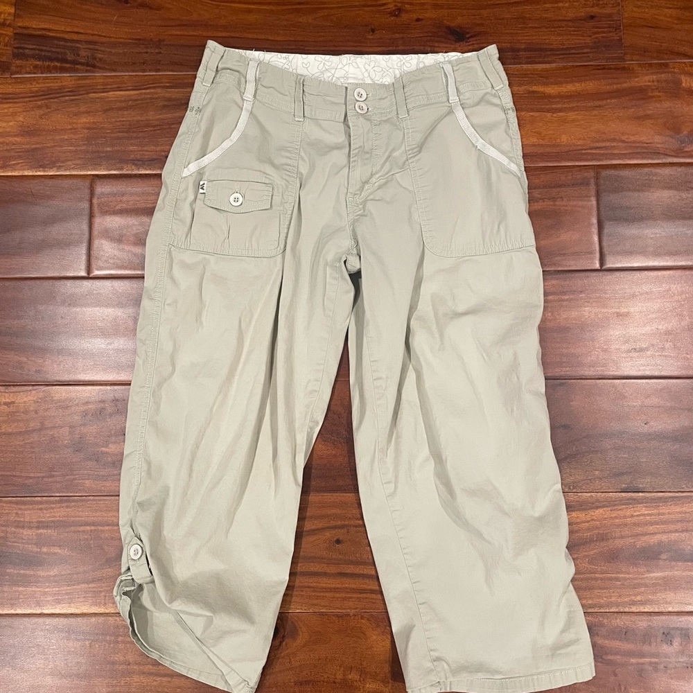 White Sierra Women’s Capris Casual Tan Pants,Size 4
